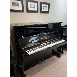 Piano droit d'occasion STEINWAY & SONS V125
