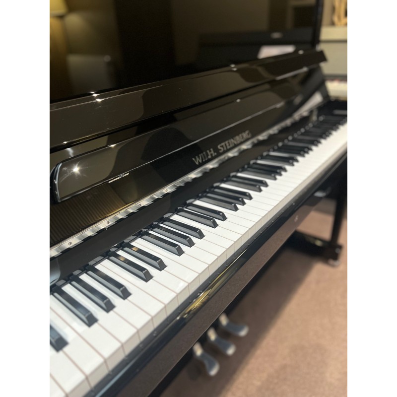 Piano d'occasion Wilh Steinberg P118 noir brillant Lille