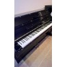 Piano droit d'occasion Yamaha M1J. Piano d'entrée de gamme d'occasion.