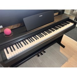 Yamaha YDP145 d'occasion. piano numérique yamaha d'occasion