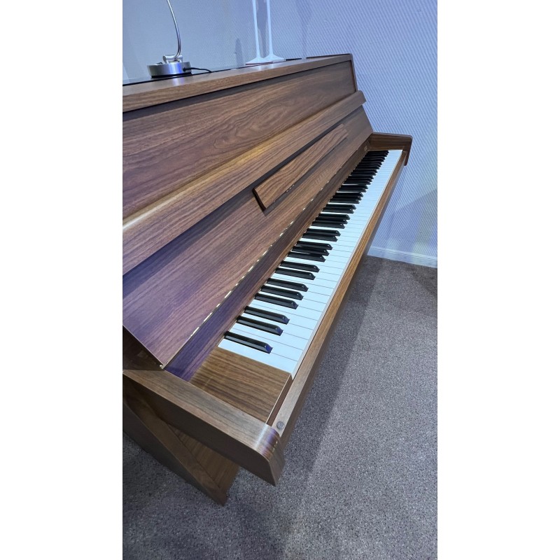 Piano d'occasion yamaha m1j à la maison du piano Lille - Hauts de France