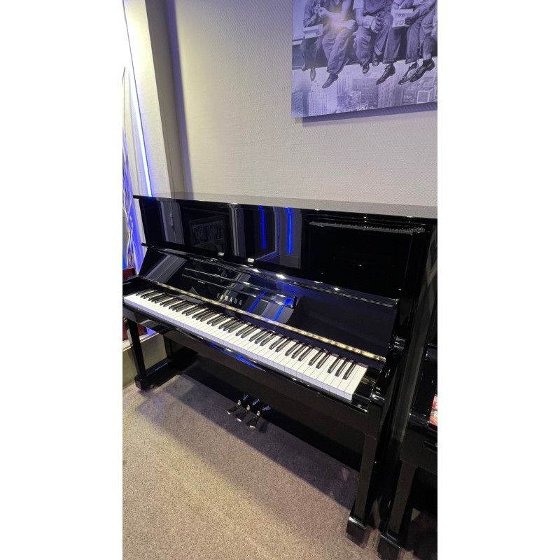 Piano droit d'occasion YAMAHA U10BL.  piano U1