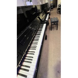 Piano droit d'occasion YAMAHA U10BL.  piano U1