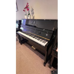 Samick JS-118 noir verni occasion, piano fiable et polyvalent.