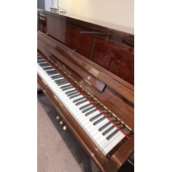 Piano d'occasion vue de biais clavier ouvert