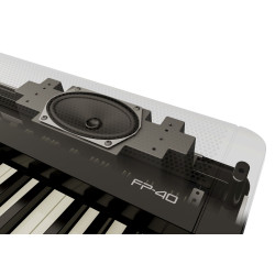 Vue Haut Parleur d'un piano numérique roland FP40 BK