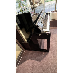 Vue coté du piano droit d'occasion SCHIMMEL C-116 Modus